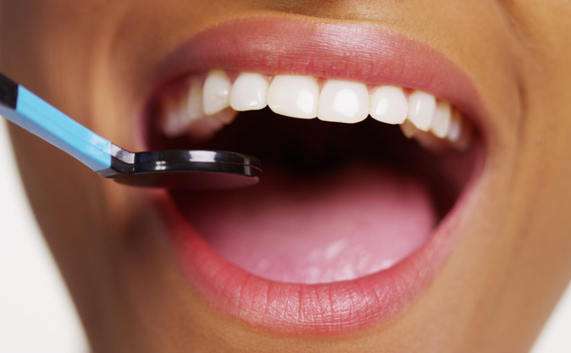 Kompleksowe leczenie stomatologiczne – odkryj ścieżkę do zdrowych i pięknego uśmiechów.